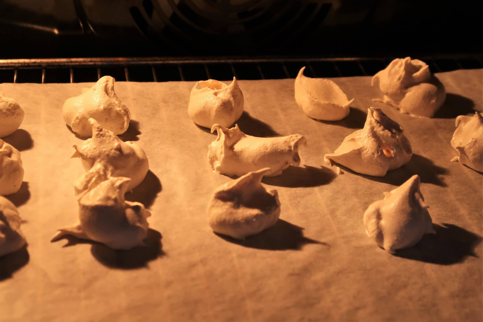 recette facile et rapide petites meringues au four gourmand sucré blanc d'oeuf
