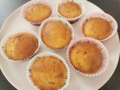 7 muffins avec une banane
